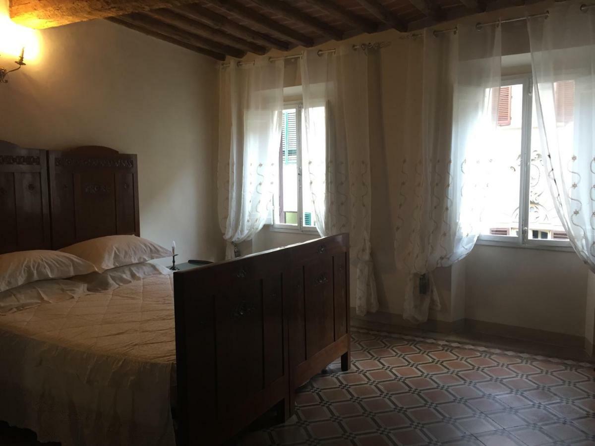 La Casa Di Luigi Apartment Монтеварчи Екстериор снимка