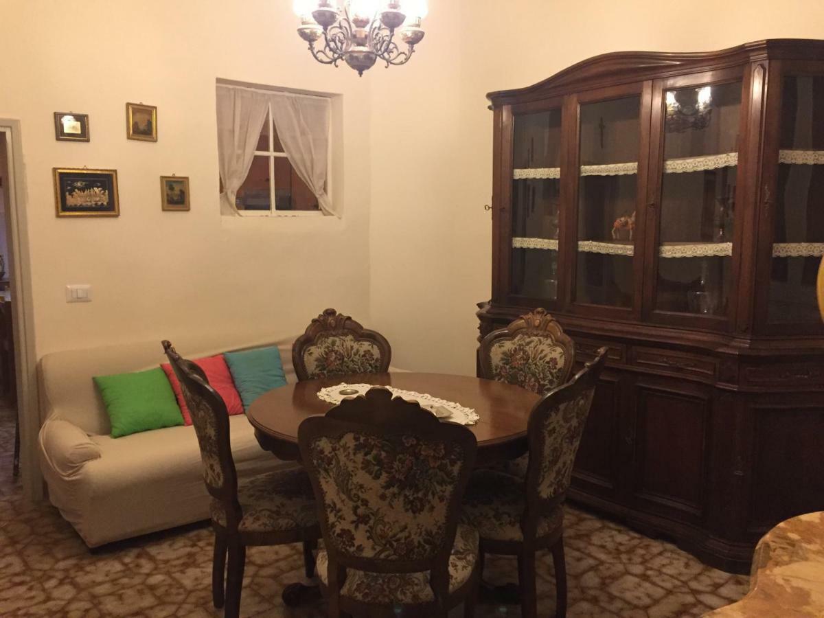 La Casa Di Luigi Apartment Монтеварчи Екстериор снимка