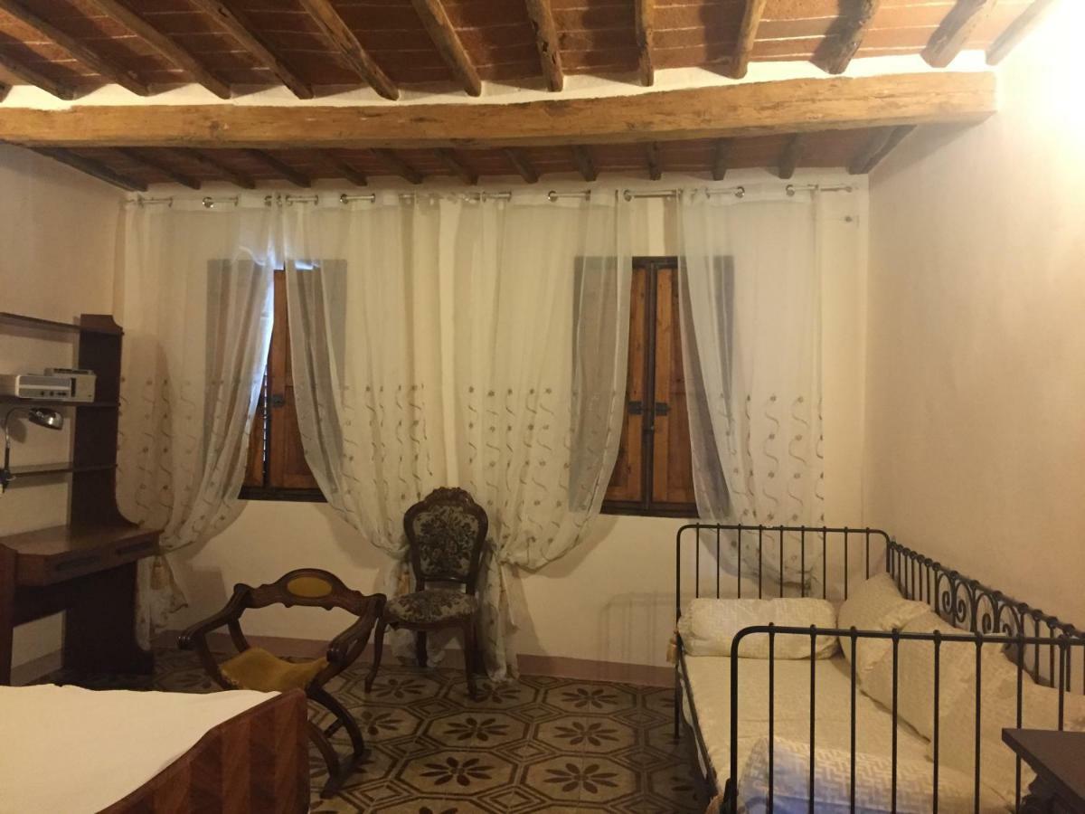 La Casa Di Luigi Apartment Монтеварчи Екстериор снимка