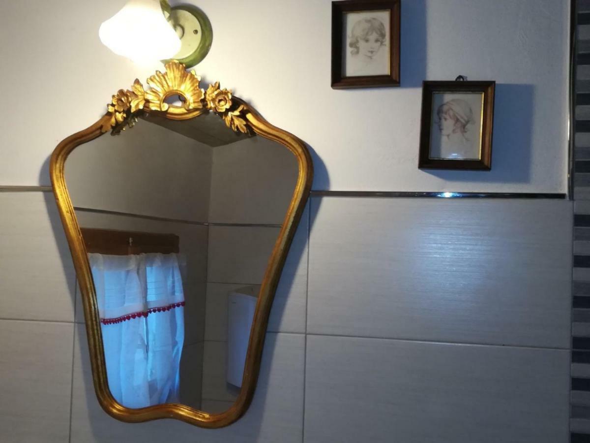 La Casa Di Luigi Apartment Монтеварчи Екстериор снимка